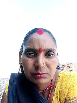 Snapshot of Mohni_pal chatting on 12/16/25, 04:39 Mohni pal online show from 12/16/25, 04:39