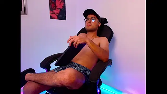 Snapshot of MaverickDrift chatting on 12/14/25, 05:24 MaverickDrift online show from 12/14/25, 05:24