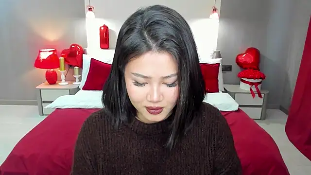 Brunette Charm online show from 02/18/26, 11:17