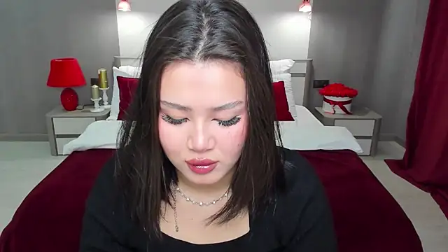 Brunette Charm online show from 04/15/26, 11:06