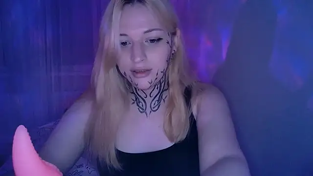 AlexaLaRose2 online show from 12/14/25, 09:19