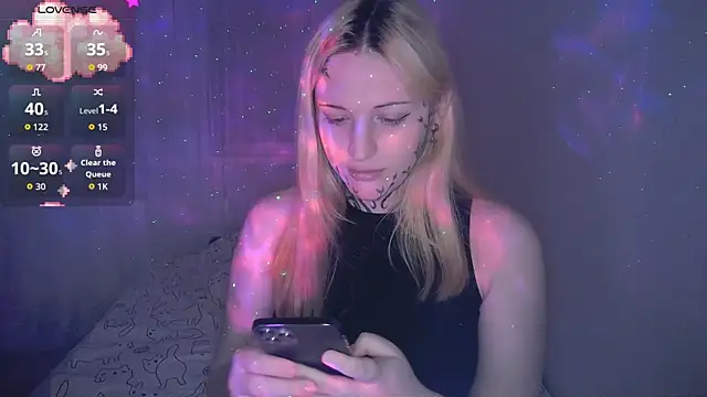 AlexaLaRose2 online show from 12/20/25, 01:02