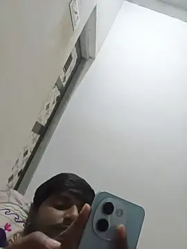 Snapshot of Amit__okay chatting on 12/16/25, 06:57 Amit okay online show from 12/16/25, 06:57