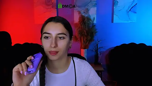 mila firee online show from 12/15/25, 10:08