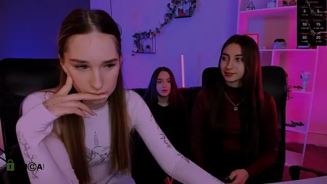 mila firee online show from 03/25/26, 09:59