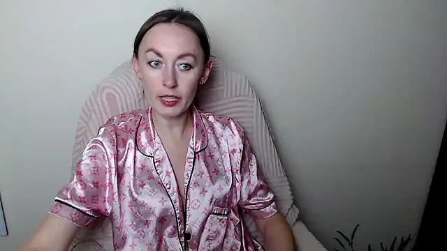 LiaSeass  online show from 02/25/26, 12:04