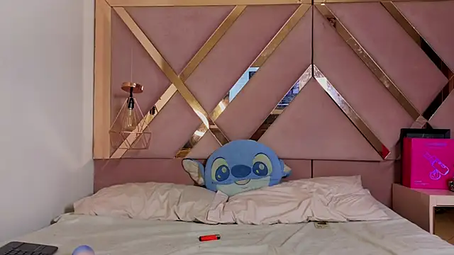 Stephanny Blush online show from 04/23/26, 07:27