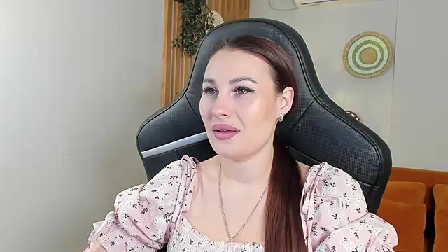 NoraFoxes online show from 02/05/26, 05:23