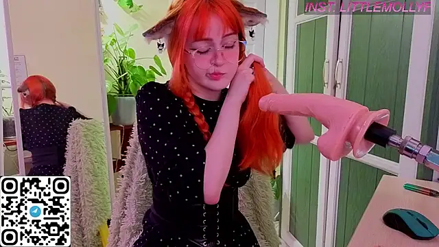 LittleFoxHole online show from 05/06/26, 01:14