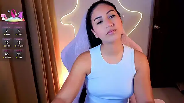 chloebum  online show from 12/22/25, 11:07