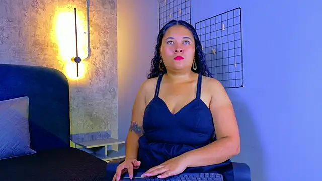 Snapshot of RavenLevi chatting on 12/16/25, 12:10 RavenLevi online show from 12/16/25, 12:10