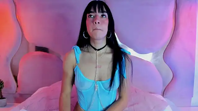 Snapshot of lunajones__ chatting on 12/13/25, 10:48 lunajones online show from 12/13/25, 10:48