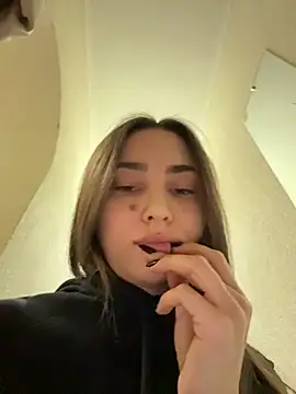 Snapshot of Lina_________ chatting on 01/19/26, 10:08 Lina online show from 01/19/26, 10:08