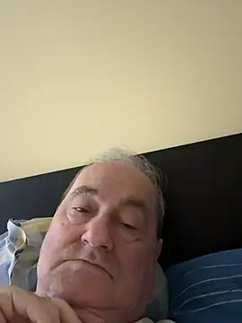 Snapshot of csikar chatting on 04/27/26, 05:49 csikar online show from 04/27/26, 05:49