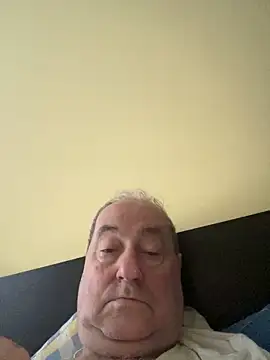 Snapshot of csikar chatting on 05/08/26, 05:02 csikar online show from 05/08/26, 05:02
