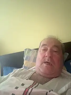Snapshot of csikar chatting on 05/26/26, 04:41 csikar online show from 05/26/26, 04:41