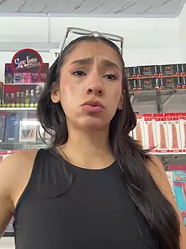 lunaluxury22 online show from 01/15/26, 03:27