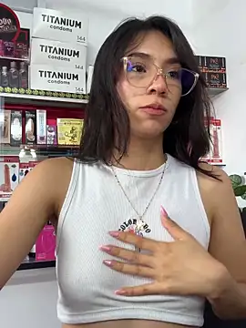 lunaluxury22 online show from 02/07/26, 02:43