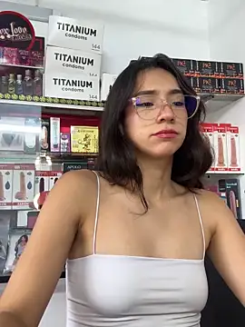 lunaluxury22 online show from 02/16/26, 01:51