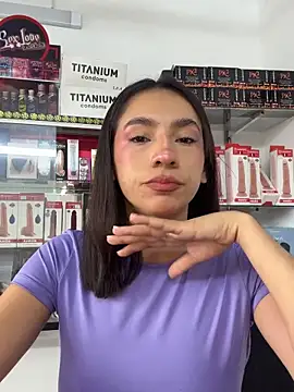 lunaluxury22 online show from 03/06/26, 01:29