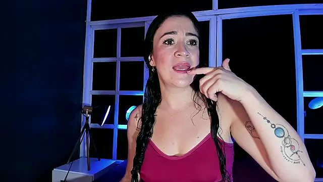 Victoria01  online show from 04/13/26, 02:28