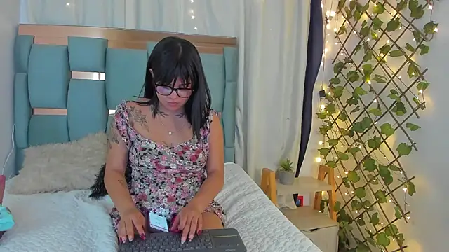 hott miaa online show from 02/11/26, 03:44