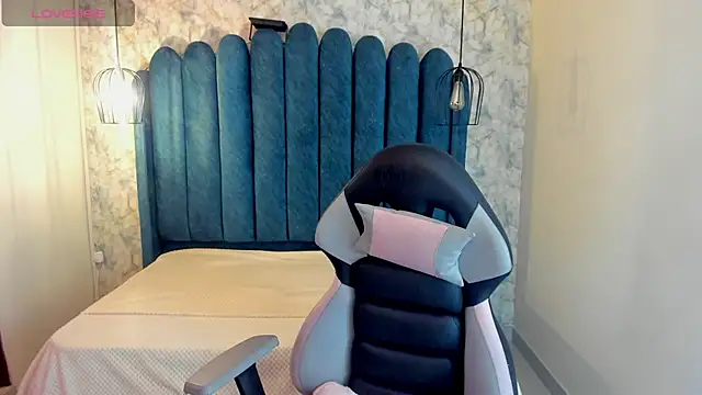 Lovely-martina online show from 12/16/25, 01:27