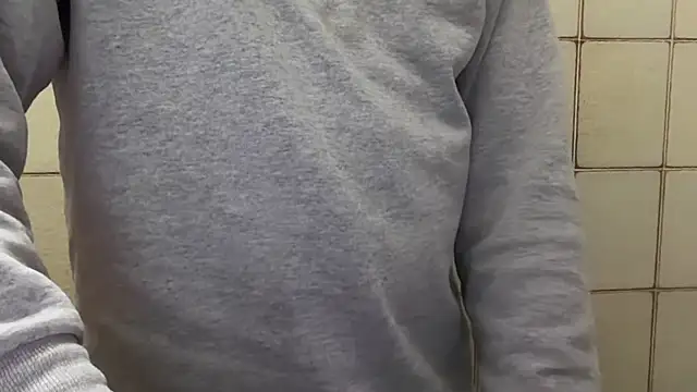 Snapshot of veinpill666 chatting on 02/11/26, 03:50 veinpill666 online show from 02/11/26, 03:50