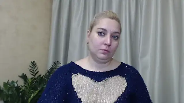 Snapshot of sweetpussy13 chatting on 12/04/24, 07:39 sweetpussy13 online show from 12/04/24, 07:39