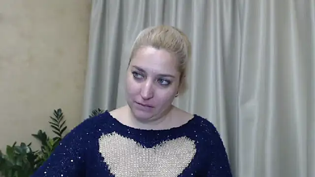 Snapshot of sweetpussy13 chatting on 12/04/24, 10:46 sweetpussy13 online show from 12/04/24, 10:46