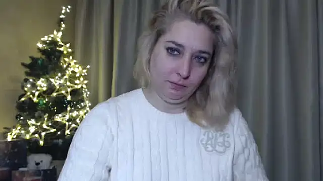 Snapshot of sweetpussy13 chatting on 12/31/24, 06:48 sweetpussy13 online show from 12/31/24, 06:48