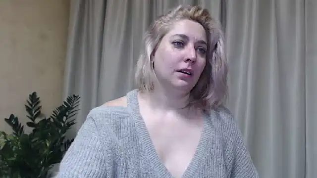 Snapshot of sweetpussy13 chatting on 01/24/25, 07:08 sweetpussy13 online show from 01/24/25, 07:08