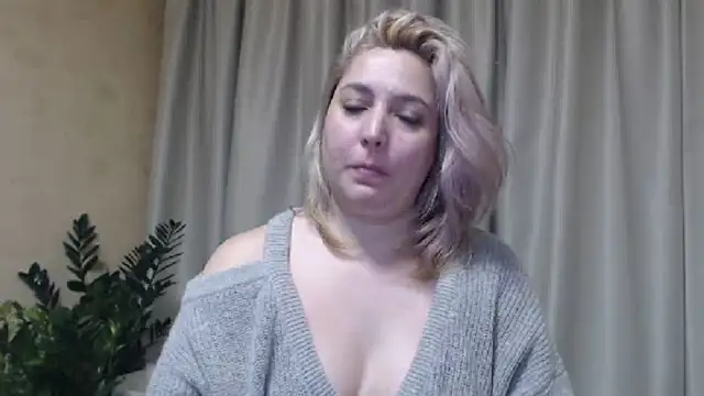 Snapshot of sweetpussy13 chatting on 01/24/25, 10:11 sweetpussy13 online show from 01/24/25, 10:11