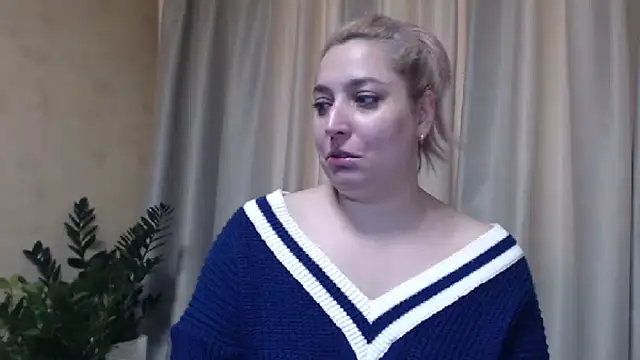 Snapshot of sweetpussy13 chatting on 02/02/25, 06:37 sweetpussy13 online show from 02/02/25, 06:37