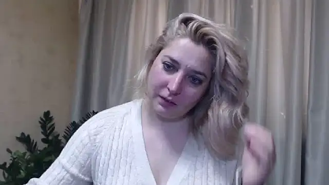 Snapshot of sweetpussy13 chatting on 02/18/25, 07:21 sweetpussy13 online show from 02/18/25, 07:21