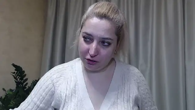 Snapshot of sweetpussy13 chatting on 03/02/25, 07:21 sweetpussy13 online show from 03/02/25, 07:21