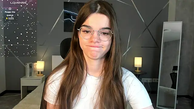 miss  evelyne online show from 02/04/26, 01:22