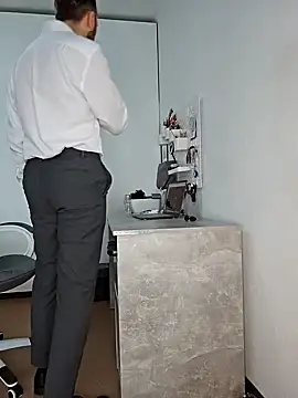 Lovebackground online show from 12/11/24, 11:08