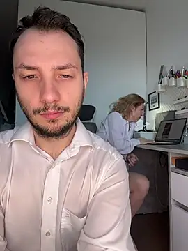 Lovebackground online show from 04/02/26, 08:12