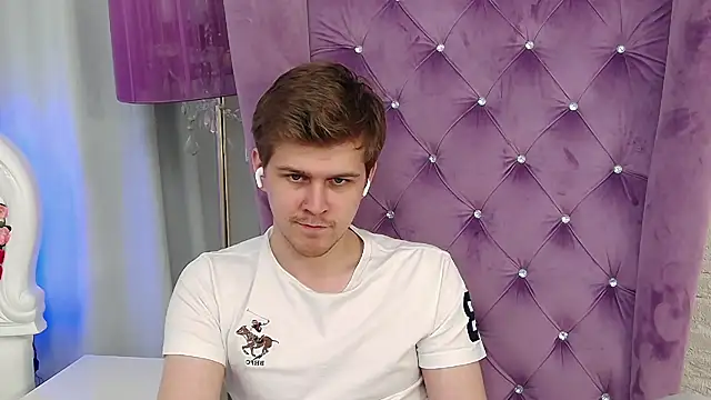 NickJohnas online show from 04/18/26, 07:07