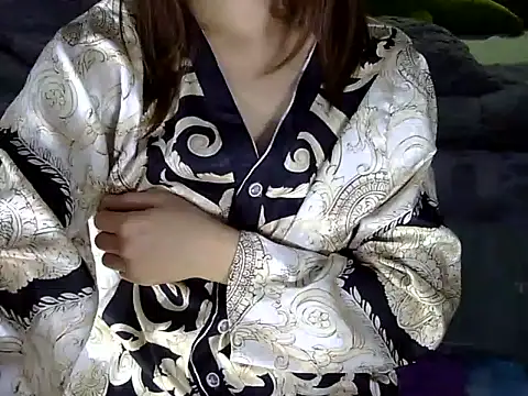 Snapshot of Chichi_86 chatting on 02/05/26, 04:00 Chichi 86 online show from 02/05/26, 04:00