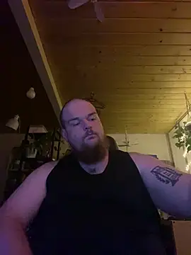 Snapshot of YoursxTruly chatting on 12/17/25, 10:16 YoursxTruly online show from 12/17/25, 10:16