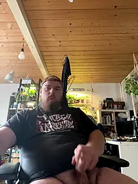 Snapshot of YoursxTruly chatting on 01/08/26, 10:39 YoursxTruly online show from 01/08/26, 10:39