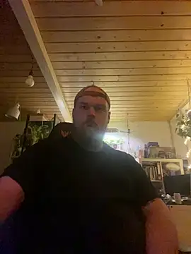 Snapshot of YoursxTruly chatting on 02/06/26, 07:28 YoursxTruly online show from 02/06/26, 07:28