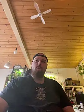 Snapshot of YoursxTruly chatting on 02/12/26, 01:17 YoursxTruly online show from 02/12/26, 01:17