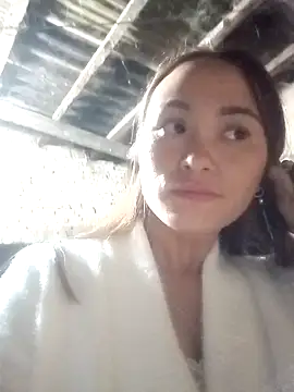 ngaytho004 online show from 12/18/25, 01:17