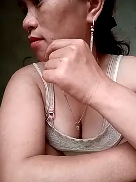 ngaytho004 online show from 04/18/26, 10:54