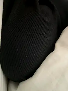 leo-kitty online show from 12/18/25, 10:38