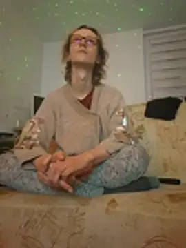 KoruYang online show from 12/14/25, 03:50