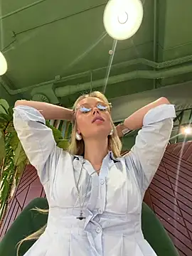 SunnyShiney online show from 06/05/26, 03:40